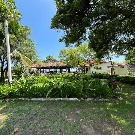 Casa De Playa Los Moncada León Exteriör bild