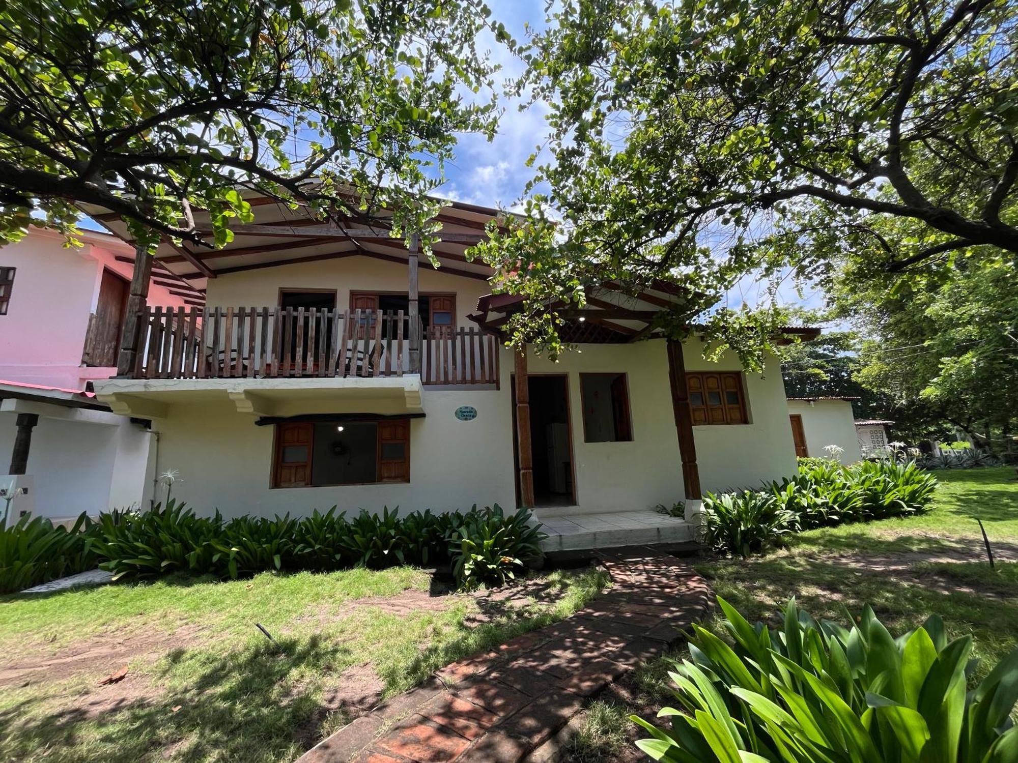 Casa De Playa Los Moncada León Exteriör bild