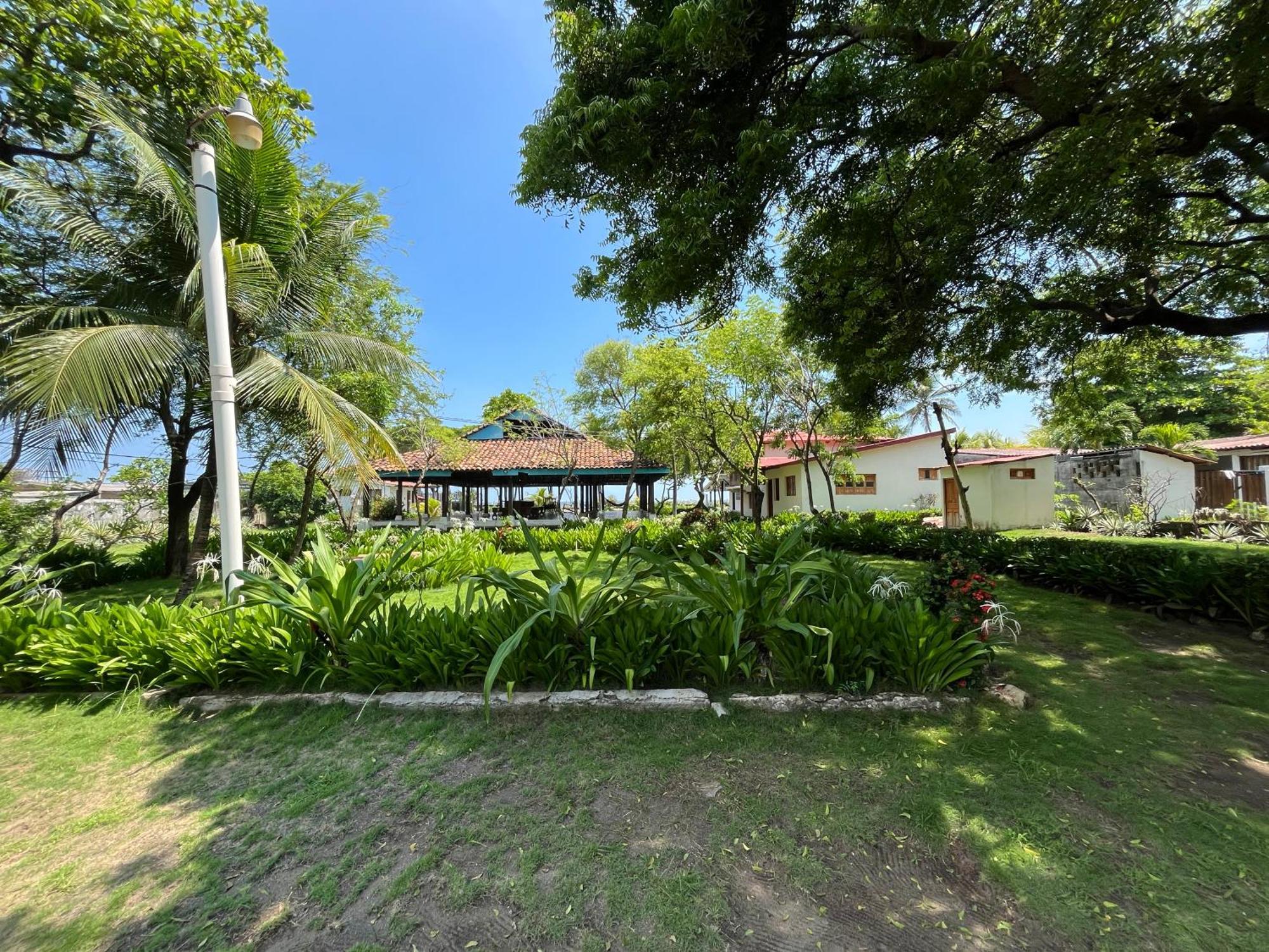 Casa De Playa Los Moncada León Exteriör bild