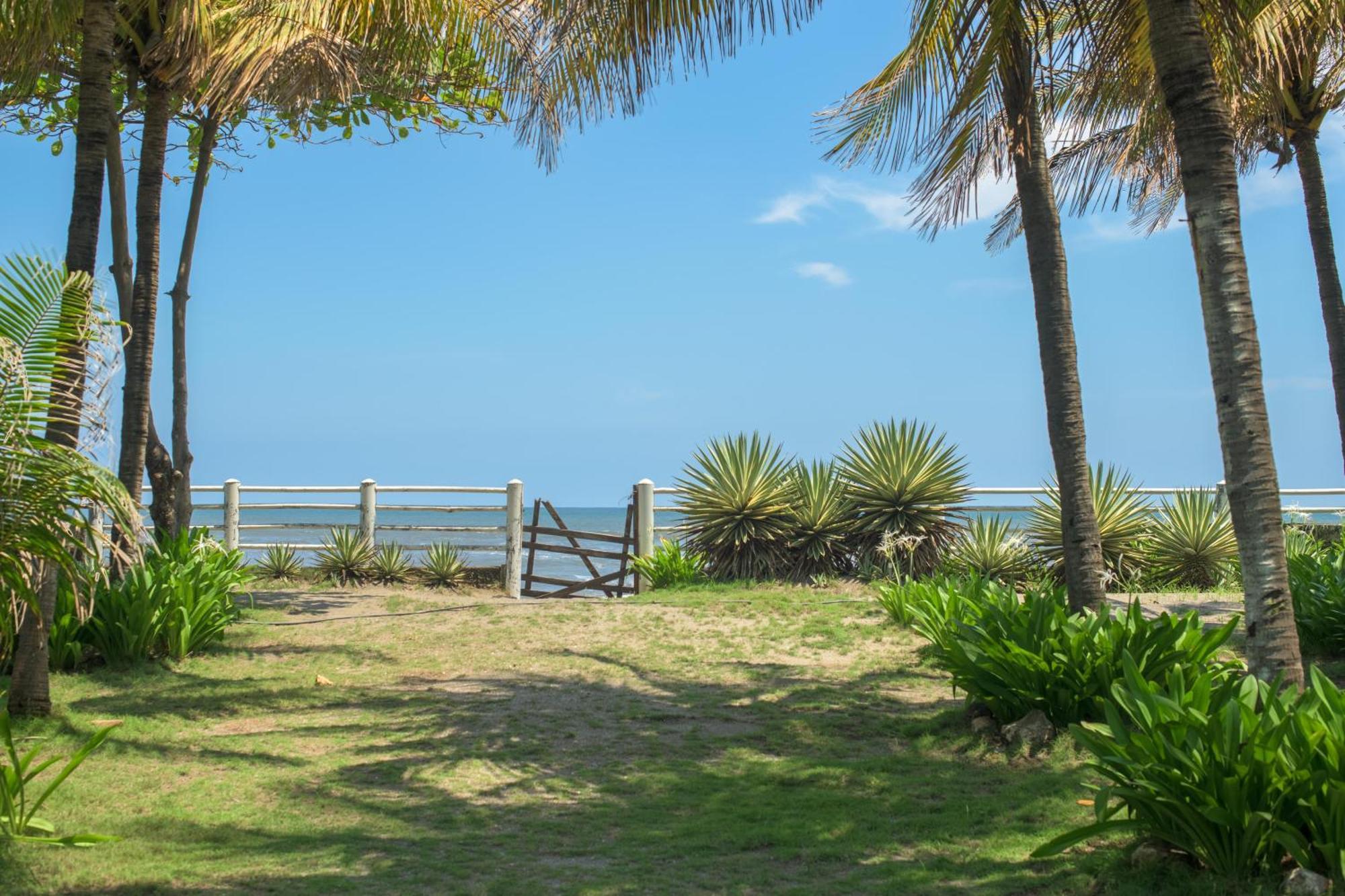 Casa De Playa Los Moncada León Exteriör bild